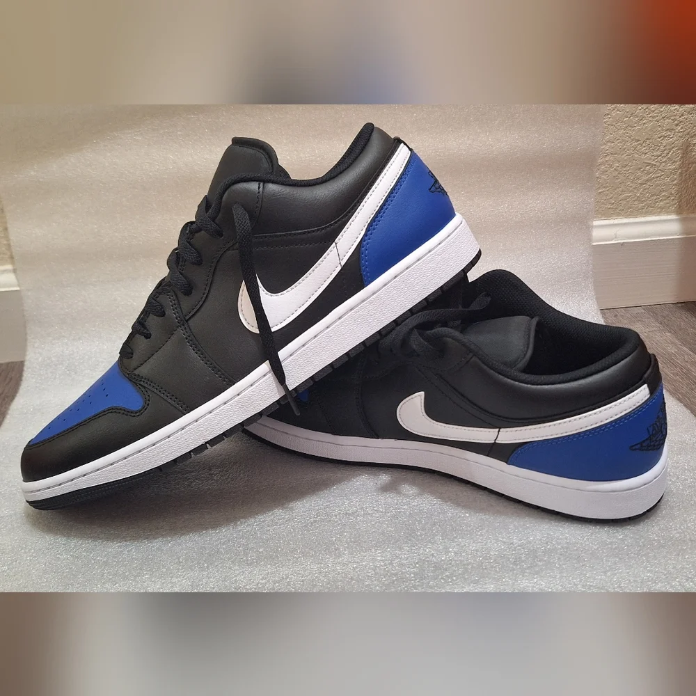 Air Jordan 1 Low - Picture 1 of 8